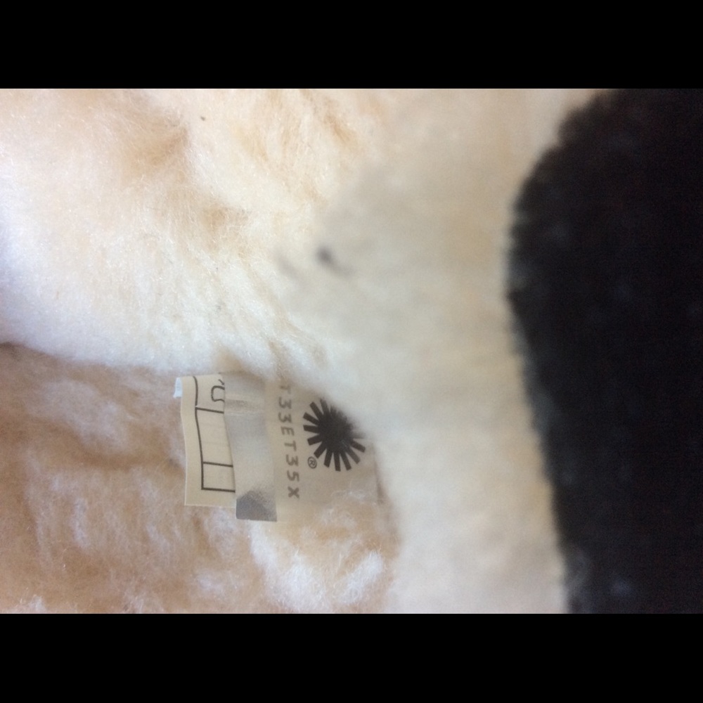 Ugg Slipper - image 8